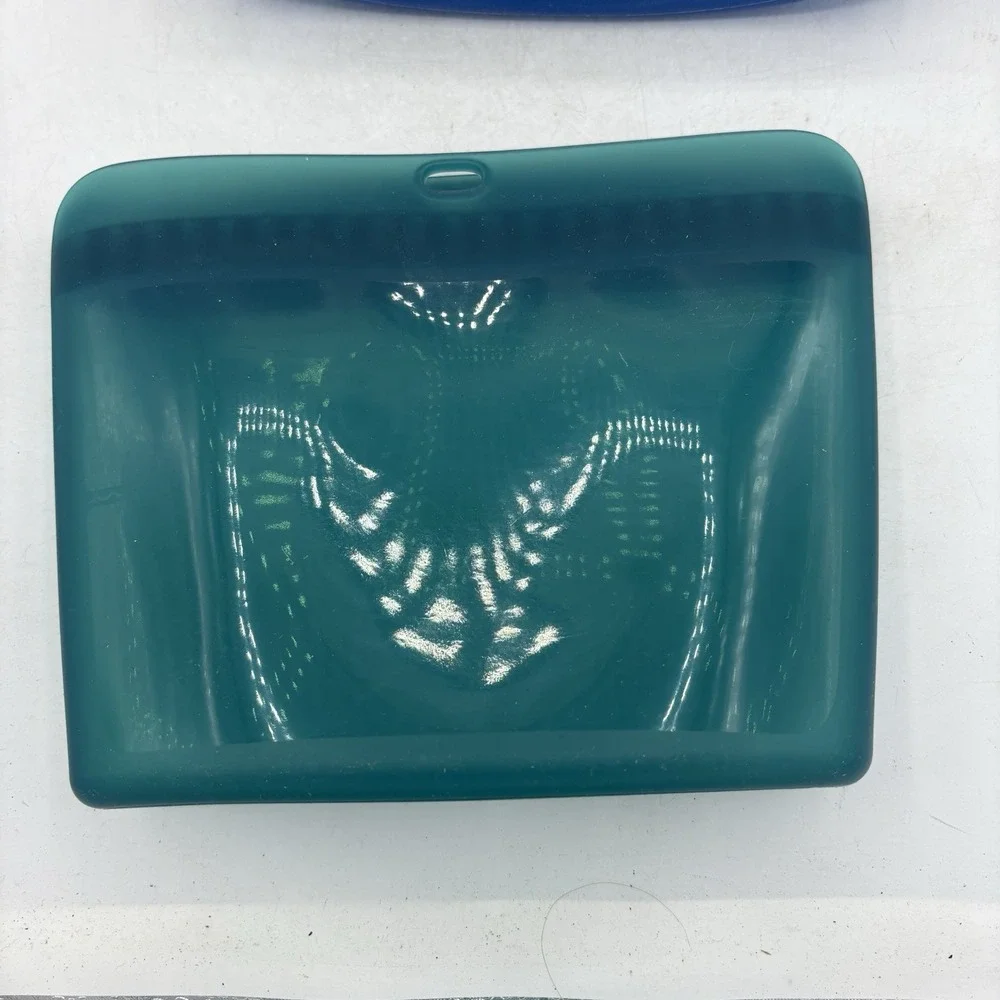 Tupperware Ultimate Silicone Bags Microwavable Blue 7.5 Cup Green 4 Cup Lot of 2